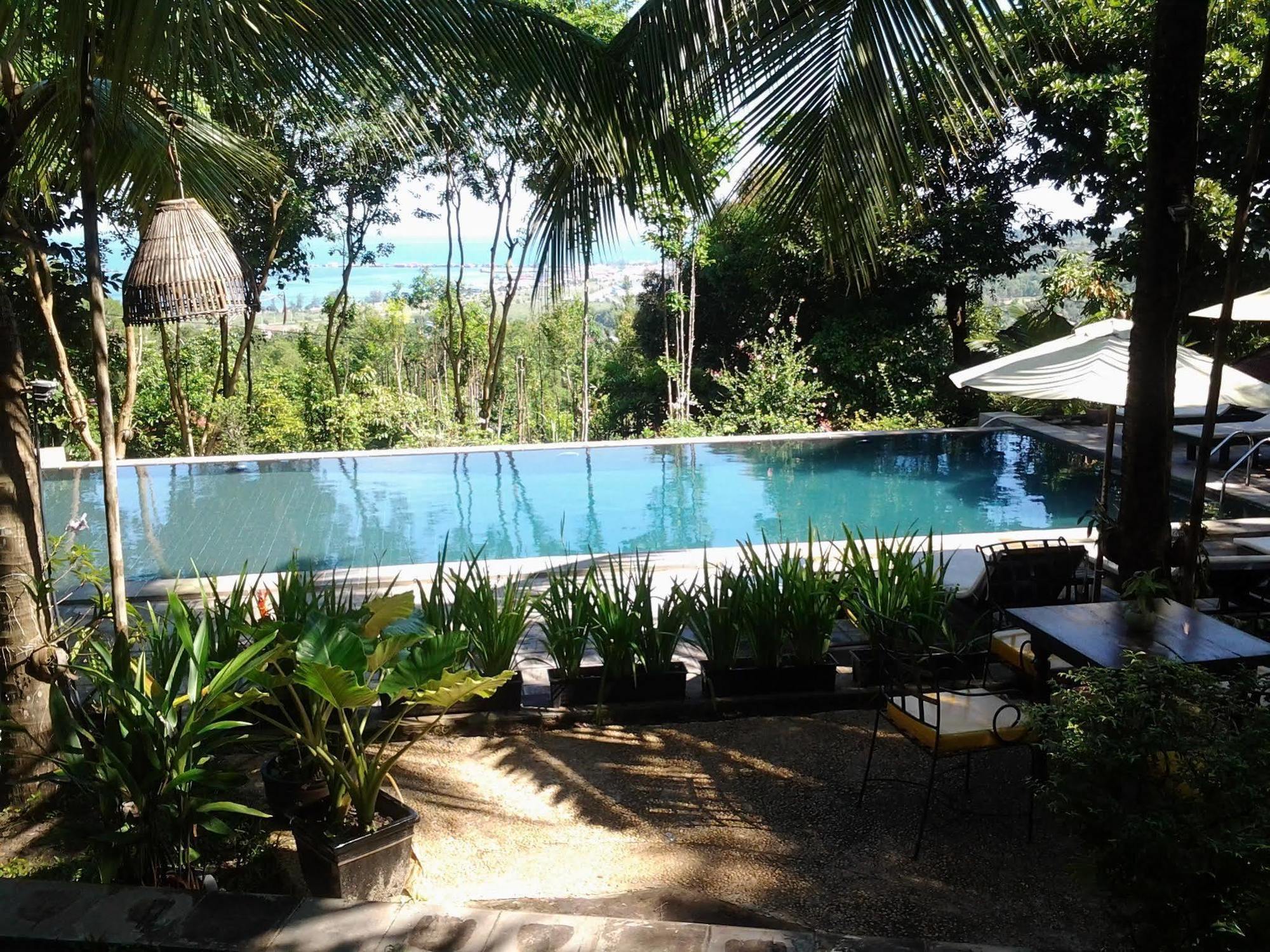 Port Hedonia Hotel Sihanoukville Exterior photo